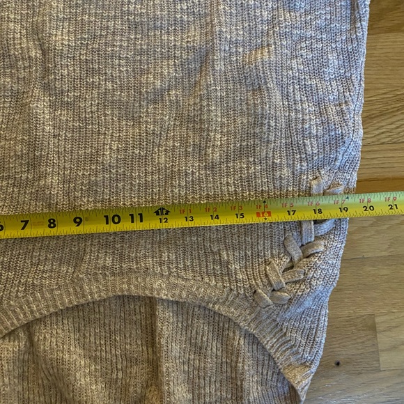 Express Women’s Sweater - Picture 5 of 5